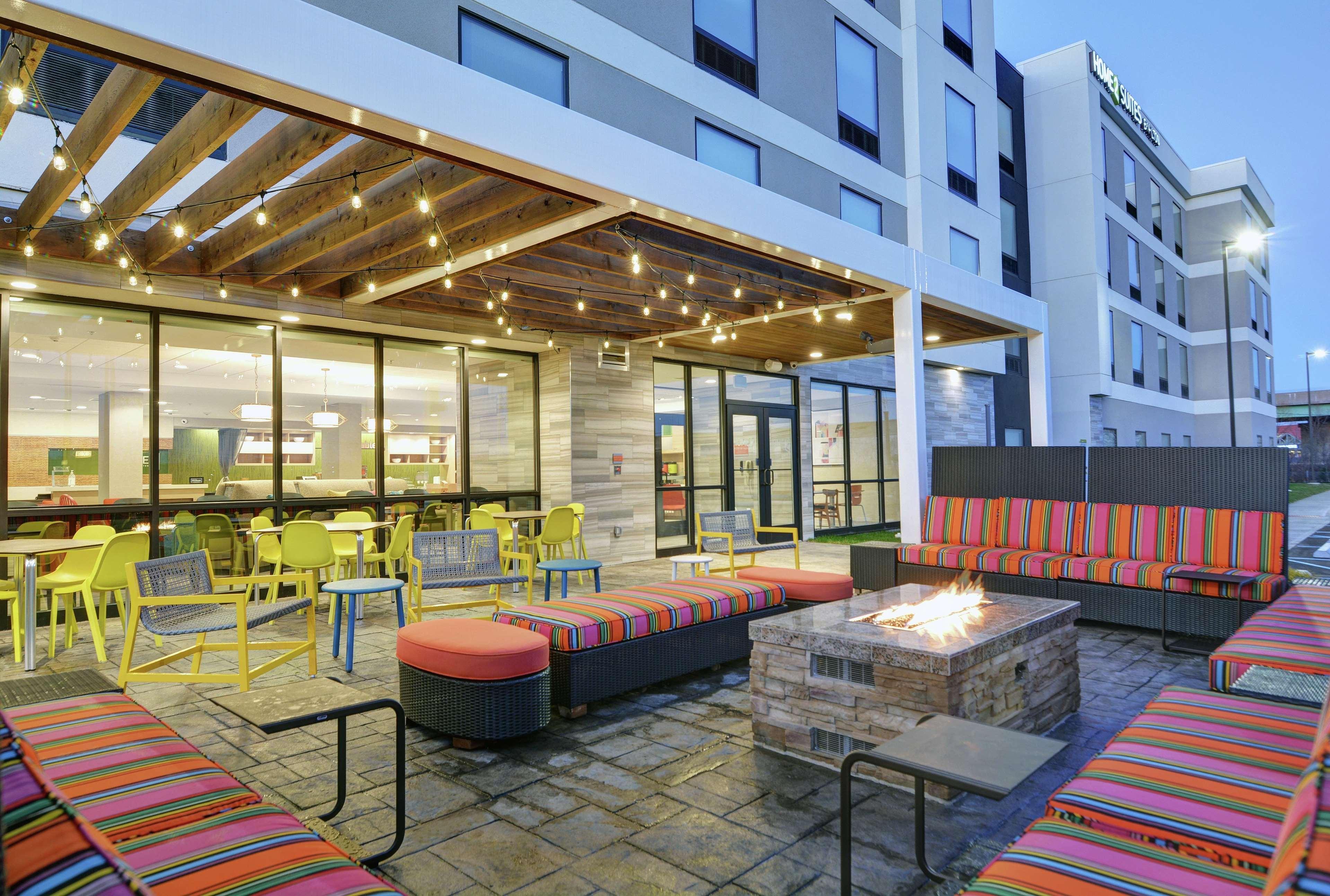 Home2 By Hilton Louisville North Hotel 3*