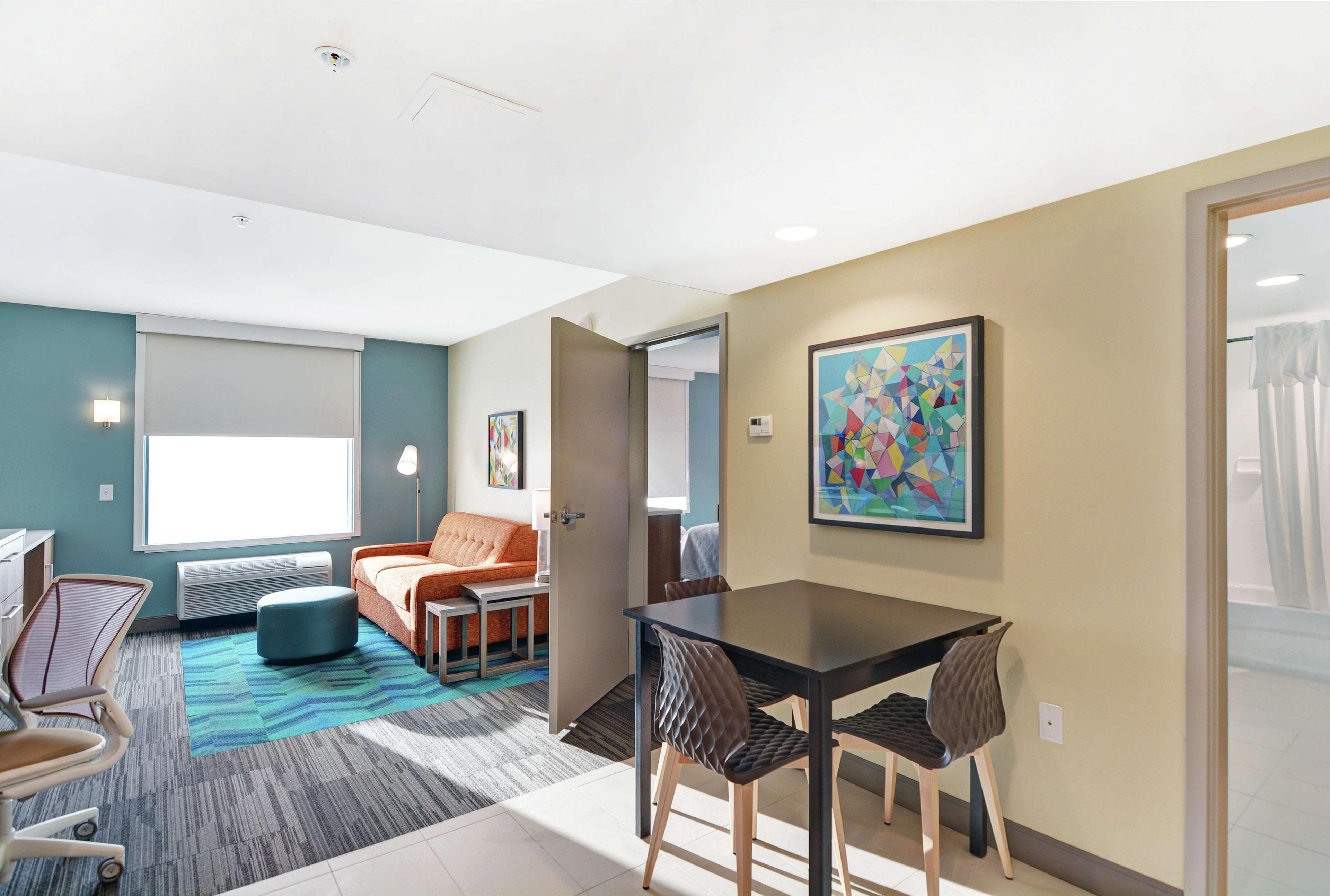Home2 By Hilton Louisville North Hotel 3*