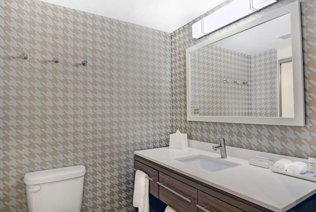 Home2 By Hilton Louisville North Hotel 3*